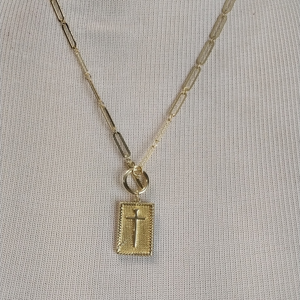 Elegant Gold Cross Pendant Necklace